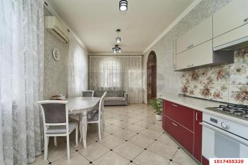 Фото №1: Дом 222&nbsp;м², 3&nbsp;эт. - Краснодар, мкр. Центральный, ул. Рашпилевская, 115