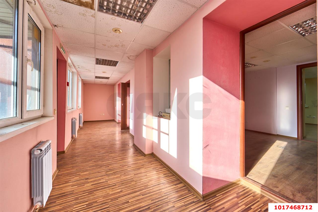 Фото №4: Офисное помещение 92&nbsp;м², 1/2&nbsp;эт. - Краснодар, Западный внутригородской округ, мкр. Центральный, ул. Мира, 9/1