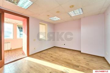 Фото №1: Офисное помещение 92&nbsp;м², 1/2&nbsp;эт. - Краснодар, мкр. Центральный, ул. Мира, 9/1