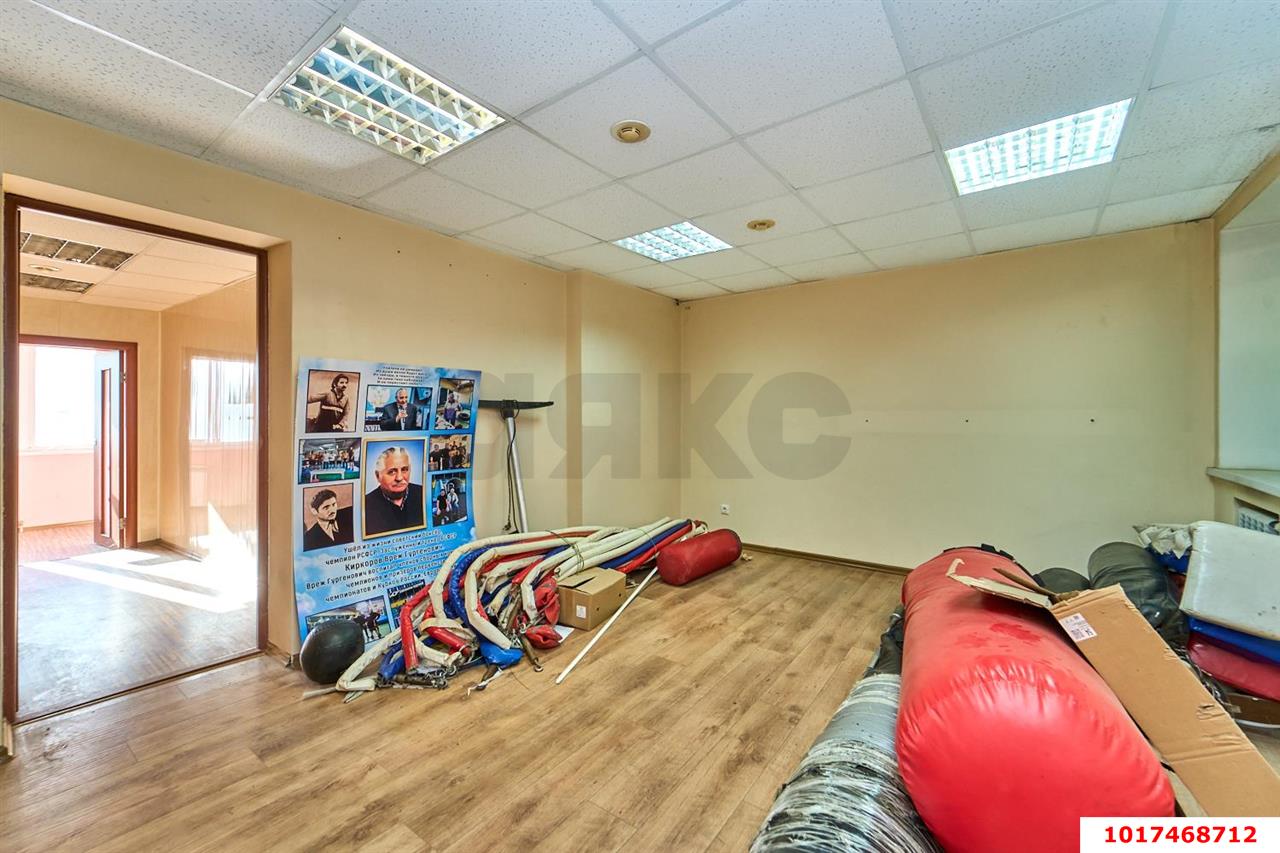 Фото №5: Офисное помещение 92&nbsp;м², 1/2&nbsp;эт. - Краснодар, Западный внутригородской округ, мкр. Центральный, ул. Мира, 9/1