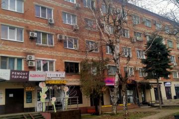 Фото №1: Торговое помещение 17&nbsp;м², 1/5&nbsp;эт. - Краснодар, мкр. Фестивальный, ул. Атарбекова, 52