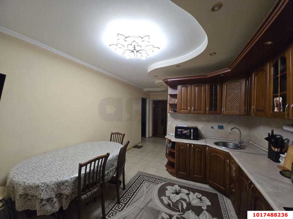 Фото №3: 2-комнатная квартира 55&nbsp;м², 1/12&nbsp;эт. - Краснодар, Западный внутригородской округ, мкр. Юбилейный, б-р Платановый, 10