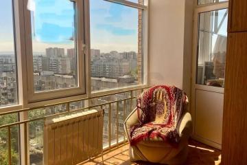 Фото №1: 3-комнатная квартира 74 м², 14/14 эт. - Краснодар, мкр. Юбилейный, ул. Думенко, 21