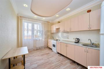 Фото №1: 1-комнатная квартира 40 м², 5/13 эт. - Краснодар, мкр. ЖК Старокубанский, ул. Старокубанская, 2/5