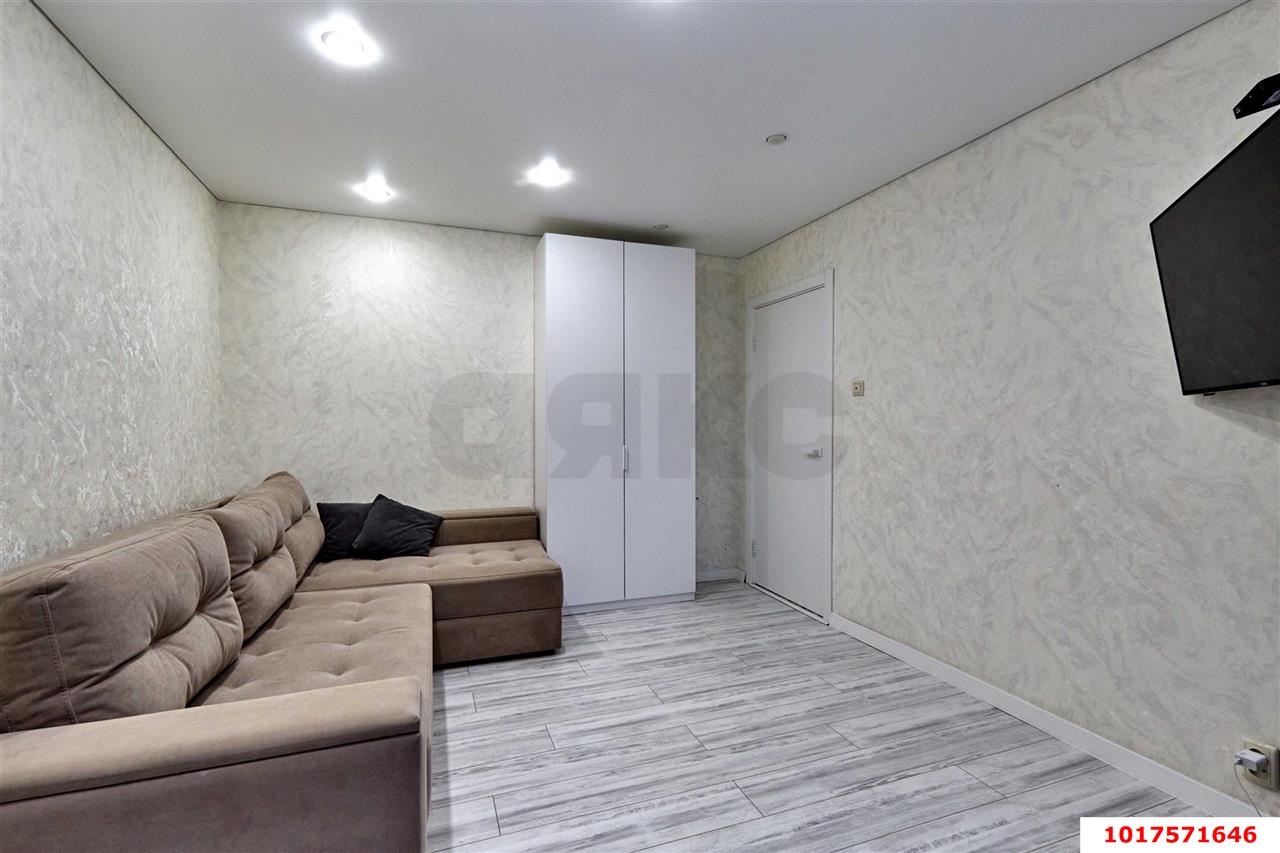 Фото №6: 2-комнатная квартира 37&nbsp;м², 1/12&nbsp;эт. - Краснодар, Западный внутригородской округ, мкр. Юбилейный, ул. 70-летия Октября, 4