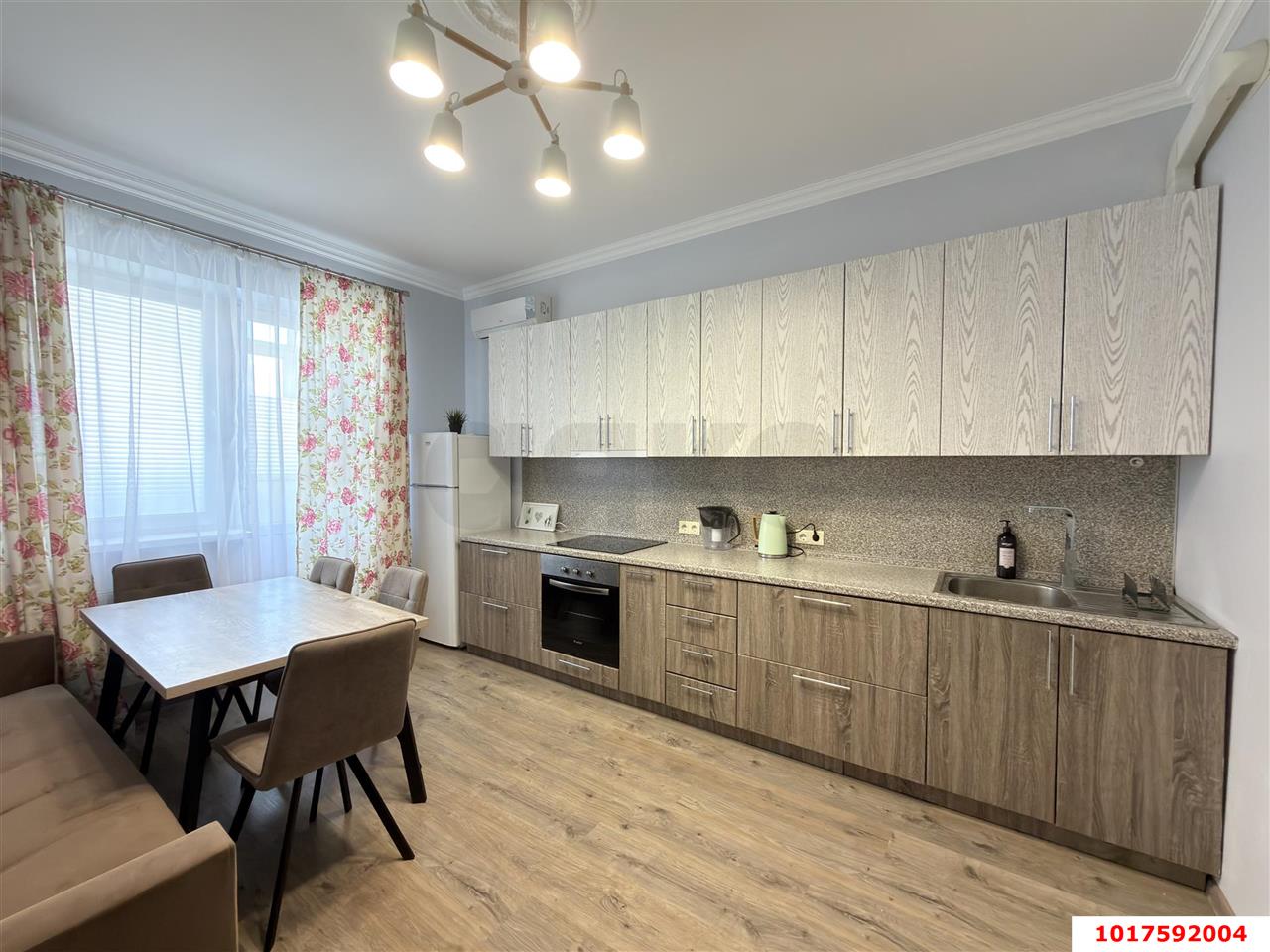 Фото №1: 2-комнатная квартира 80&nbsp;м², 19/20&nbsp;эт. - Краснодар, Западный внутригородской округ, ЖК Октябрьский, мкр. Центральный, ул. Октябрьская, 181/2