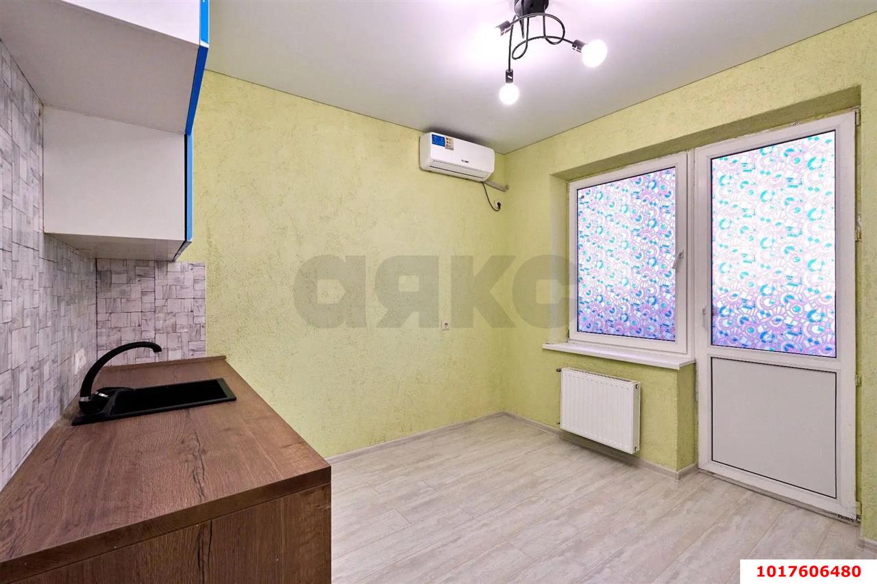 Фото №3: 1-комнатная квартира 42&nbsp;м², 8/8&nbsp;эт. - Краснодар, Прикубанский внутригородской округ, Славянский, мкр. Светлоград, ул. Красных Партизан, 1/4к9