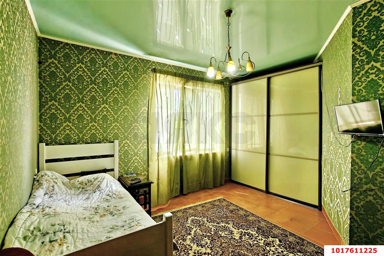 Фото №14: Отдельное здание 865&nbsp;м², 1/2&nbsp;эт. - Краснодар, Центральный внутригородской округ, мкр. Дубинка, ул. Ставропольская, 220/2