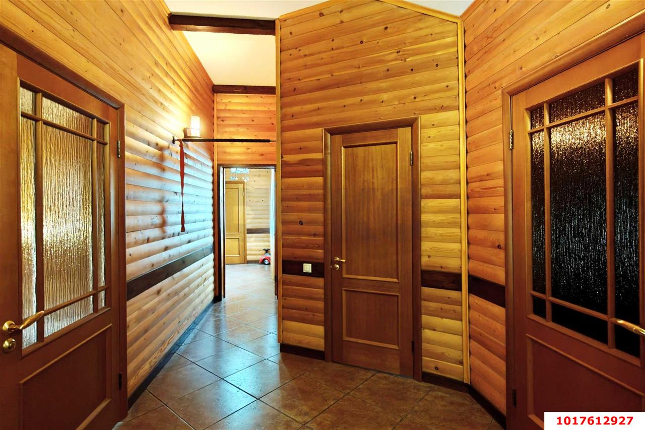 Фото №13: Отдельное здание 350&nbsp;м², 1/3&nbsp;эт. - Краснодар, Центральный внутригородской округ, мкр. Дубинка, ул. Ставропольская, 220/2
