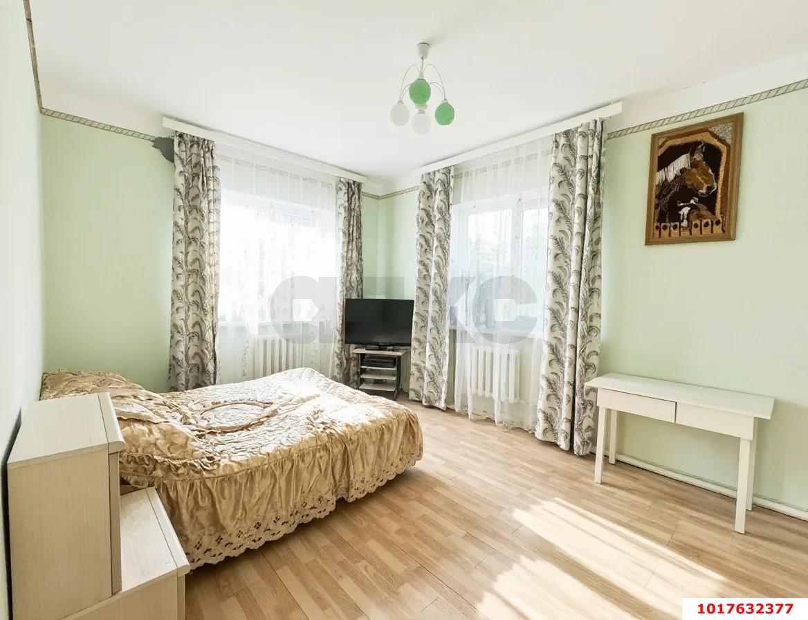 Фото №2: Дом 276&nbsp;м² + 8&nbsp;сот., 2&nbsp;эт. - Плодородный, мкр. Прикубанский внутригородской округ, ул. Авиаторов, 19
