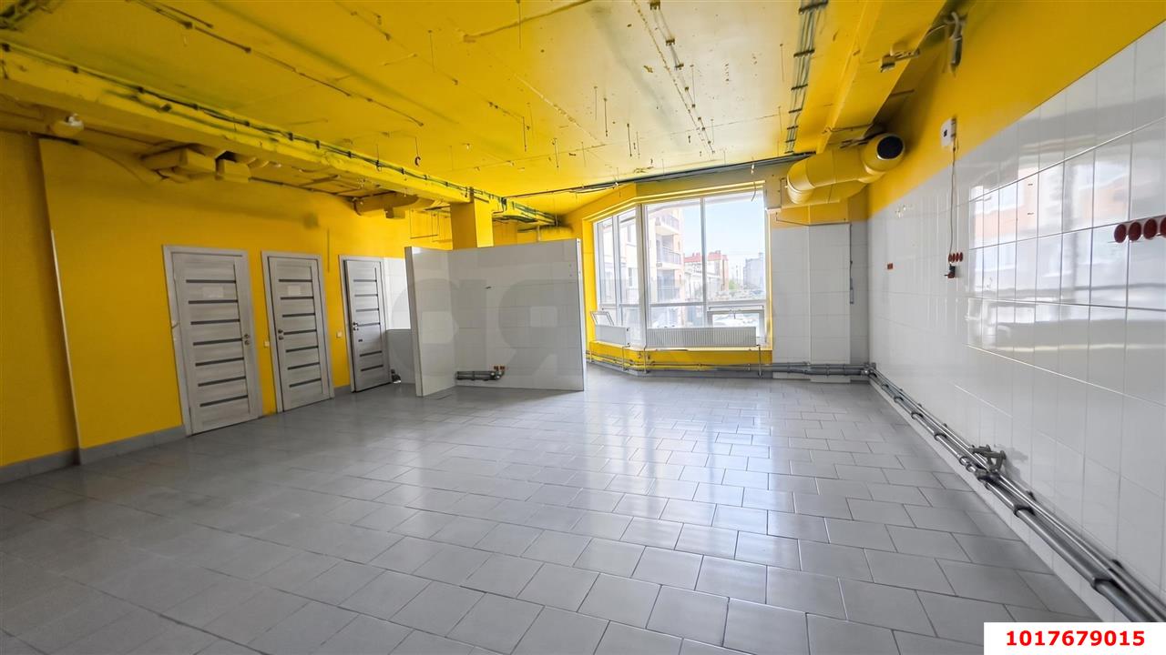 Фото №3: Торговое помещение 210&nbsp;м², 2/2&nbsp;эт. - Краснодар, Прикубанский внутригородской округ, мкр. жилой комплекс Свобода, ул. Домбайская, 55