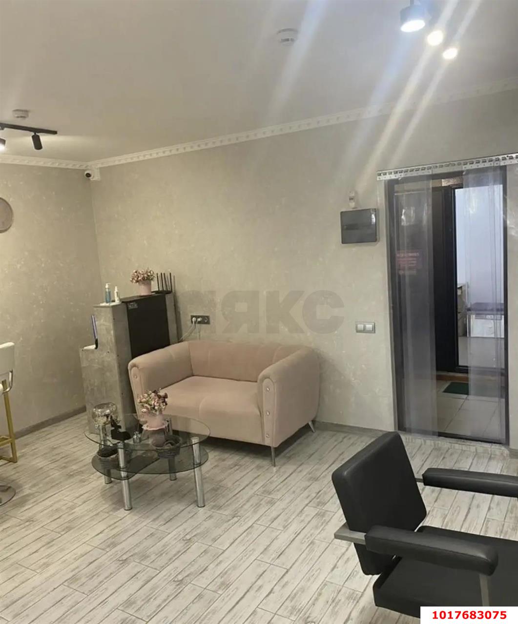 Фото №5: Торговое помещение 37&nbsp;м², 14&nbsp;эт. - Краснодар, Прикубанский внутригородской округ, мкр. Восточно-Кругликовский, ул. Героя А.А. Аверкиева, 8