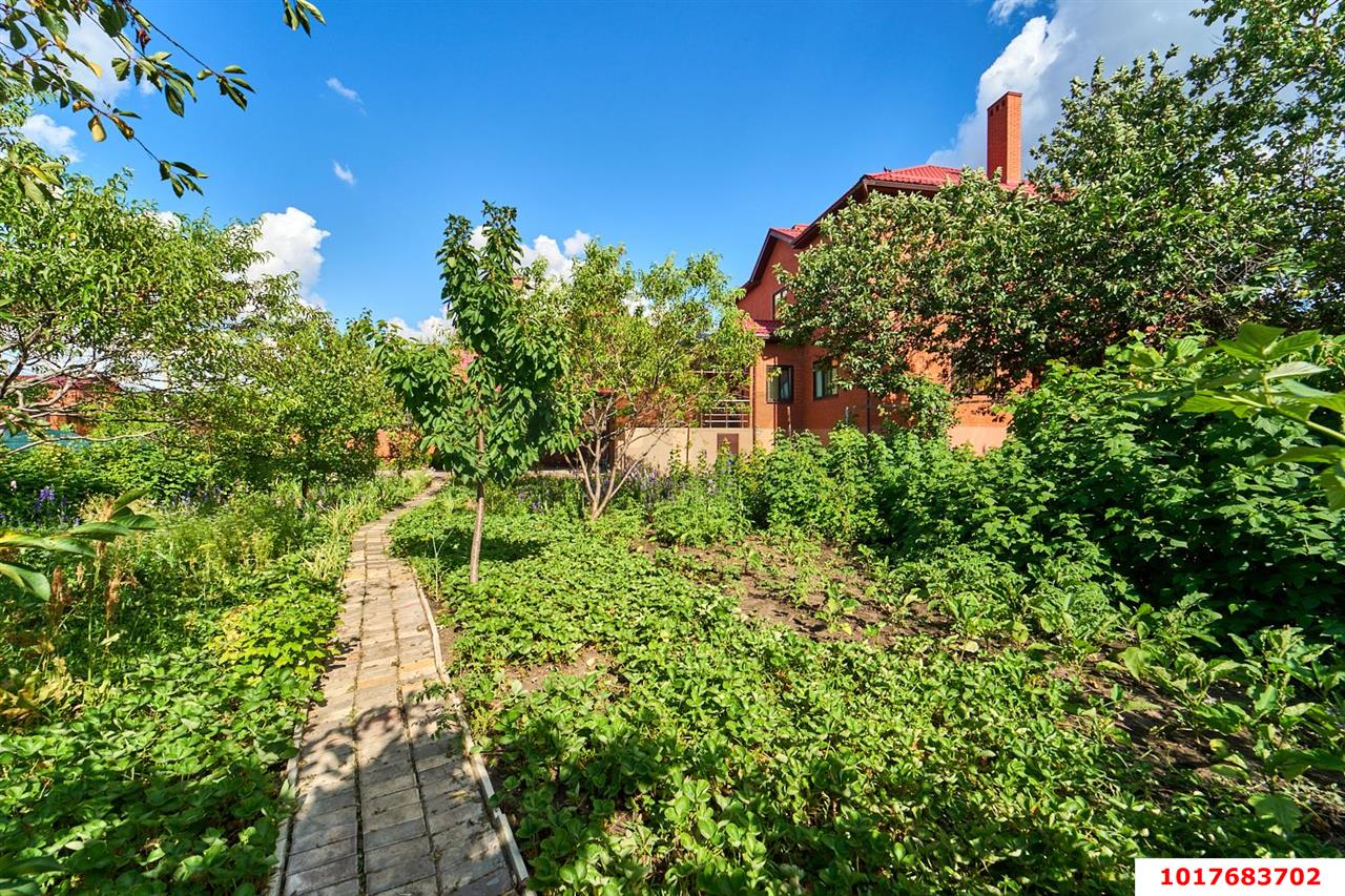 Фото №5: Дом 412&nbsp;м² + 8&nbsp;сот., 3&nbsp;эт. - Краснодар, Прикубанский внутригородской округ, мкр. Горхутор, ул. Бирюзовая