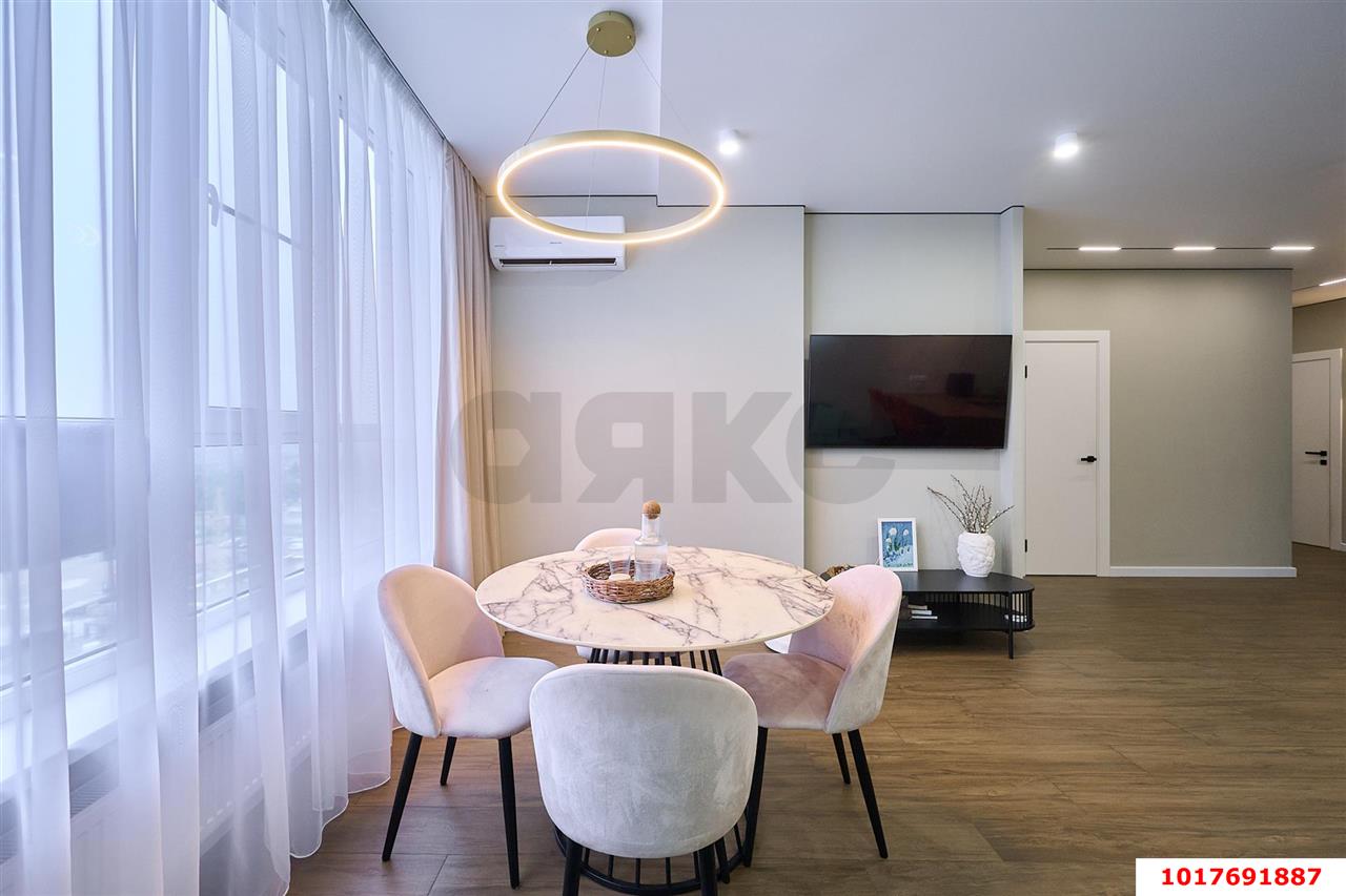 Фото №2: 2-комнатная квартира 70&nbsp;м², 14/17&nbsp;эт. - Краснодар, Прикубанский внутригородской округ, мкр. Достояние, ул. Григория Булгакова, 7