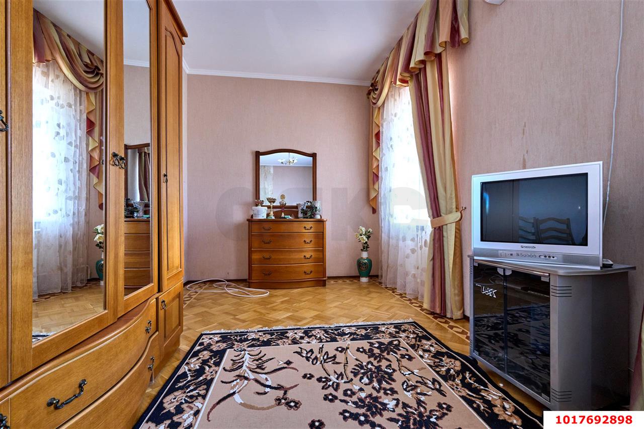 Фото №7: Дом 435&nbsp;м² + 4.5&nbsp;сот., 3&nbsp;эт. - Краснодар, Центральный внутригородской округ, мкр. Центральный, ул. Янковского