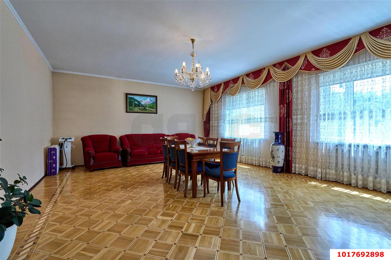 Фото №4: Дом 435&nbsp;м² + 4.5&nbsp;сот., 3&nbsp;эт. - Краснодар, Центральный внутригородской округ, мкр. Центральный, ул. Янковского