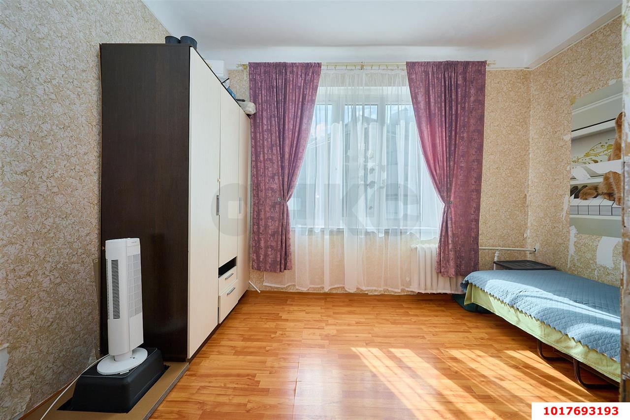 Фото №7: 3-комнатная квартира 73&nbsp;м², 3/3&nbsp;эт. - Краснодар, Центральный внутригородской округ, Покровка, мкр. Центральный, ул. Володарского, 4