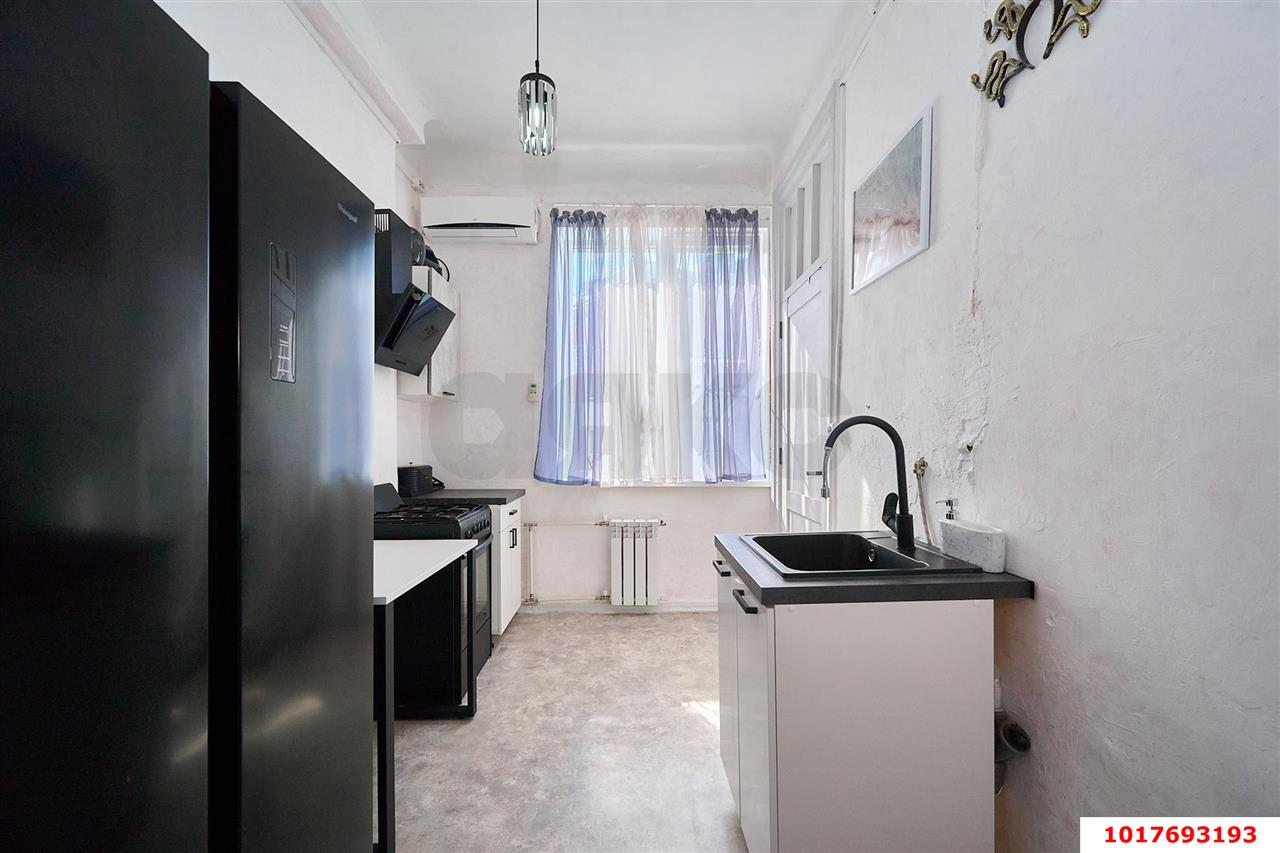 Фото №3: 3-комнатная квартира 73&nbsp;м², 3/3&nbsp;эт. - Краснодар, Центральный внутригородской округ, Покровка, мкр. Центральный, ул. Володарского, 4