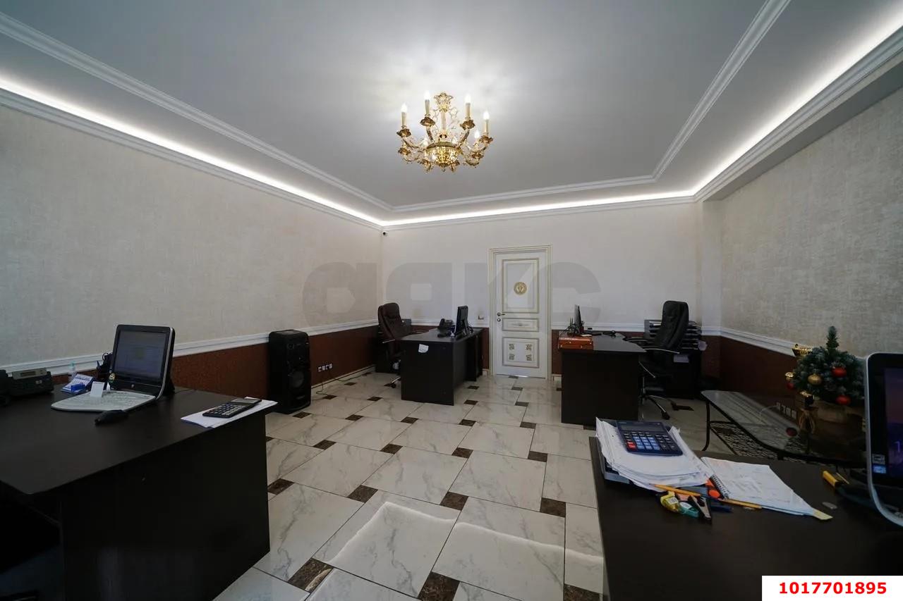 Фото №12: Офисное помещение 608&nbsp;м², 5/5&nbsp;эт. - Краснодар, мкр. Западный внутригородской округ, ул. Красная, 155/1
