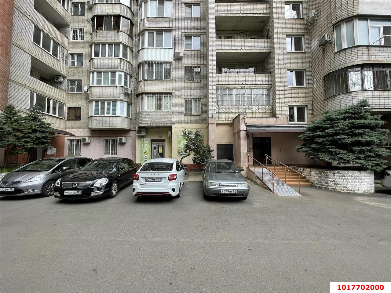 Фото №4: Торговое помещение 399&nbsp;м², 1/15&nbsp;эт. - Краснодар, Западный внутригородской округ, мкр. Юбилейный, пр-кт Чекистов, 1
