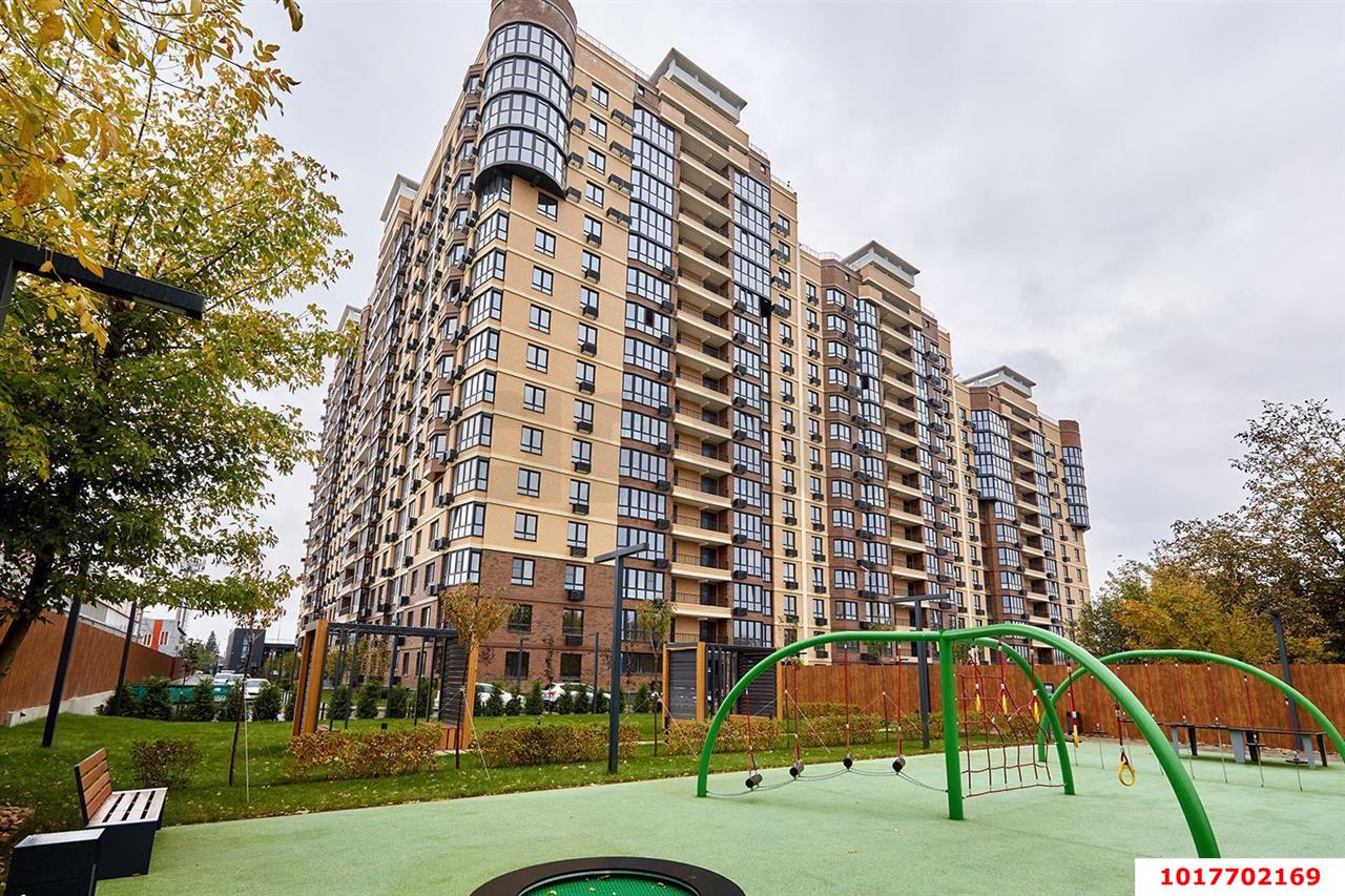 Фото №1: 2-комнатная квартира 68&nbsp;м², 13/16&nbsp;эт. - Краснодар, Прикубанский внутригородской округ, Калинино, Завод Радиоизмерительных Приборов, мкр. ЖК Lime, ул. 2-я Российская, 162