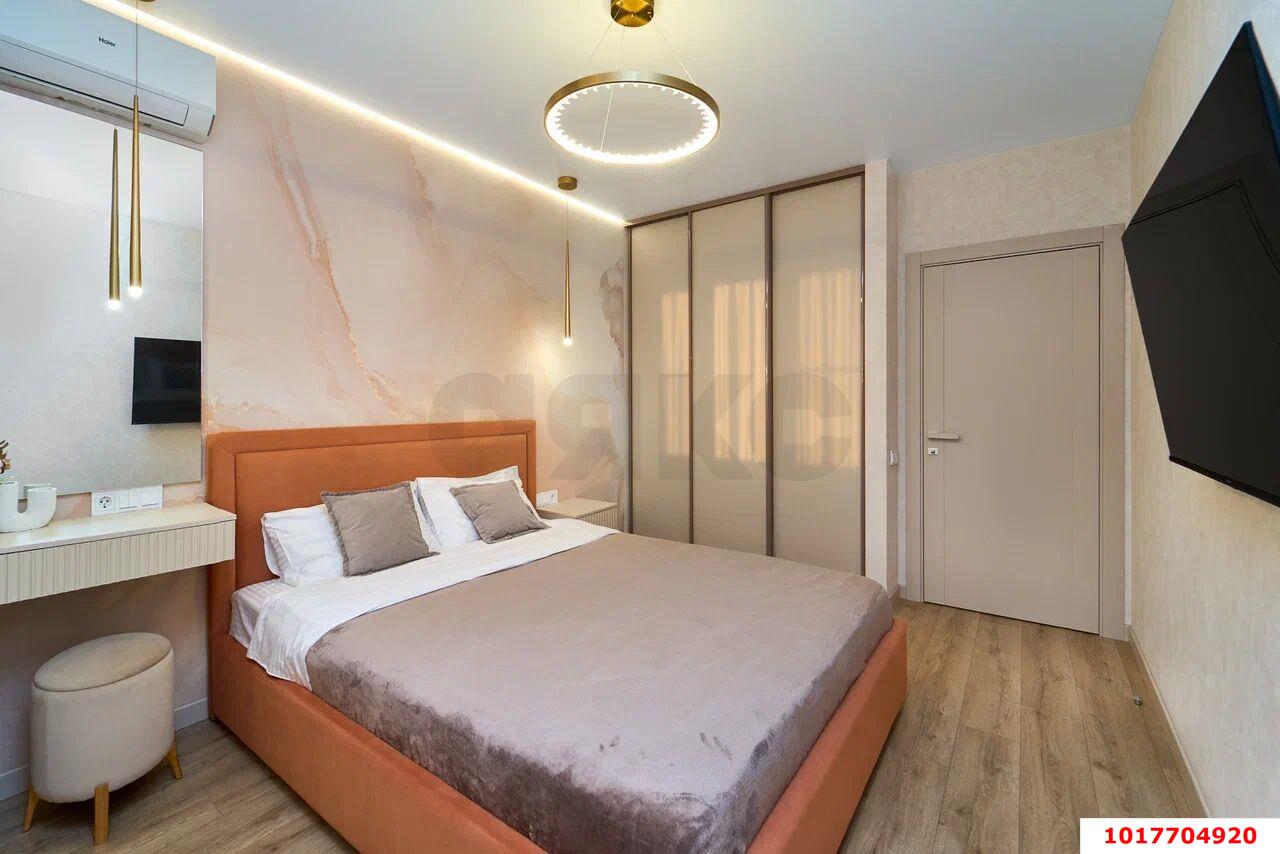 Фото №1: 2-комнатная квартира 54&nbsp;м², 12/19&nbsp;эт. - Краснодар, Прикубанский внутригородской округ, мкр. ЖК Красная Площадь, ул. им. Мурата Ахеджака, 12