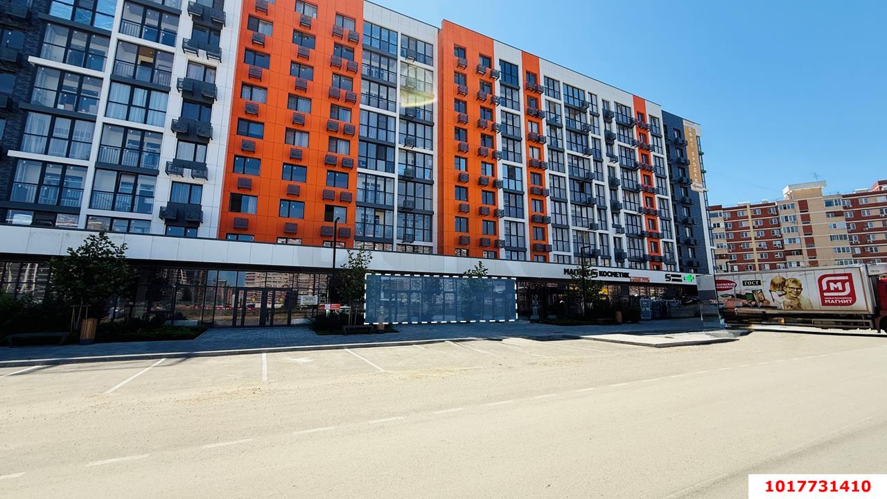 Фото №1: Торговое помещение 274&nbsp;м², 1/12&nbsp;эт. - Краснодар, Прикубанский внутригородской округ, мкр. жилой комплекс Друзья, ул. имени Б.С. Кудухова, 1