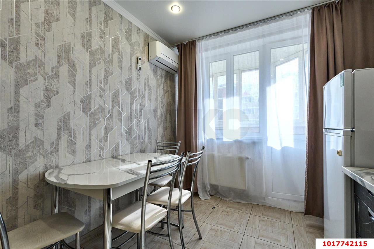 Фото №2: 2-комнатная квартира 67&nbsp;м², 12/17&nbsp;эт. - Краснодар, Прикубанский внутригородской округ, имени Петра Метальникова, мкр. ЖК Времена Года 3, ул. Цезаря Куникова, 24к2