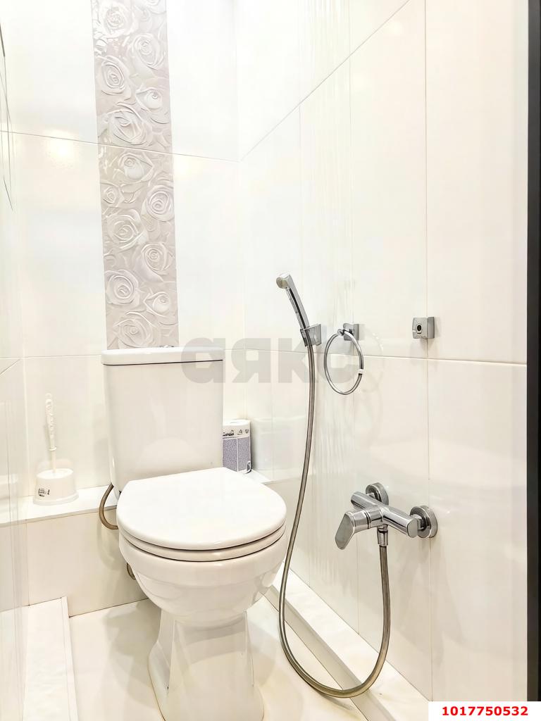 Фото №10: 4-комнатная квартира 80&nbsp;м², 9/9&nbsp;эт. - Краснодар, Прикубанский внутригородской округ, мкр. Краевая Клиническая Больница, ул. Российская, 138