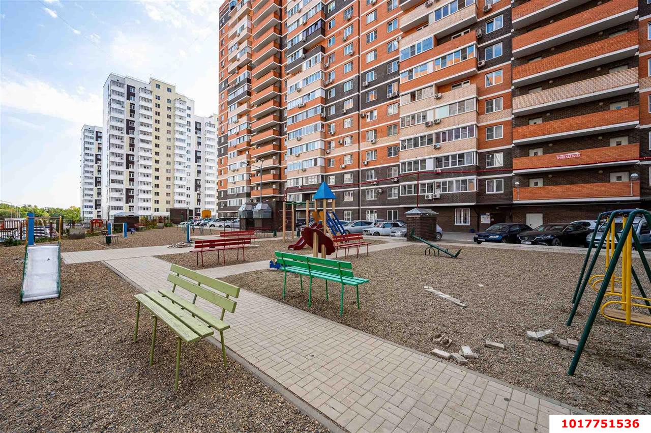 Фото №1: 2-комнатная квартира 65&nbsp;м², 11/17&nbsp;эт. - Краснодар, Карасунский внутригородской округ, мкр. Почтовый, пр-кт имени писателя Знаменского, 9к3