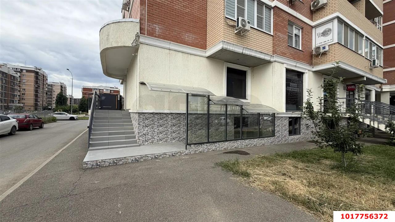 Фото №1: Торговое помещение 37&nbsp;м², -1/9&nbsp;эт. - Краснодар, Прикубанский внутригородской округ, мкр. жилой комплекс Лиговский, ул. Героя Пешкова, 3