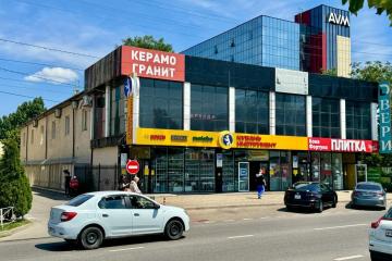 Фото №1: Торговое помещение 1100 м², 1/2 эт. - Краснодар, мкр. Хлопчато-бумажный Комбинат, ул. Стасова, 186