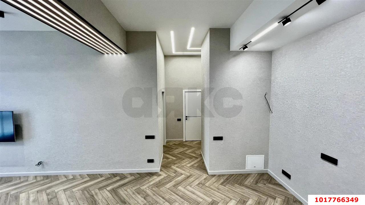 Фото №2: 1-комнатная квартира 65&nbsp;м², 10/15&nbsp;эт. - Краснодар, Прикубанский внутригородской округ, Завод Измерительных Приборов, мкр. ЖК Девелопмент Плаза, ул. имени 40-летия Победы, 33Г