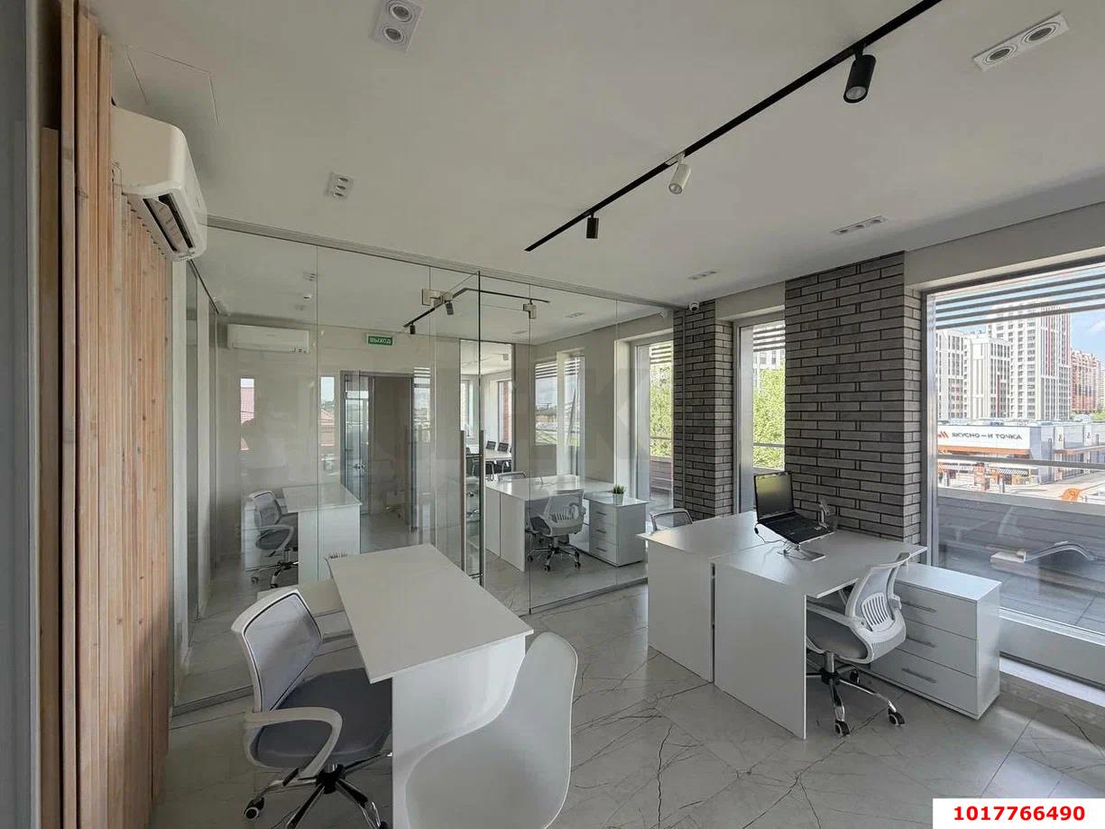 Фото №4: Отдельное здание 550&nbsp;м², 1/3&nbsp;эт. - Краснодар, мкр. Прикубанский внутригородской округ, ул. Питерская, 38/2