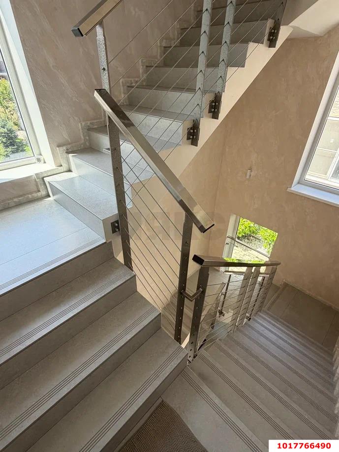 Фото №10: Отдельное здание 550&nbsp;м², 1/3&nbsp;эт. - Краснодар, мкр. Прикубанский внутригородской округ, ул. Питерская, 38/2
