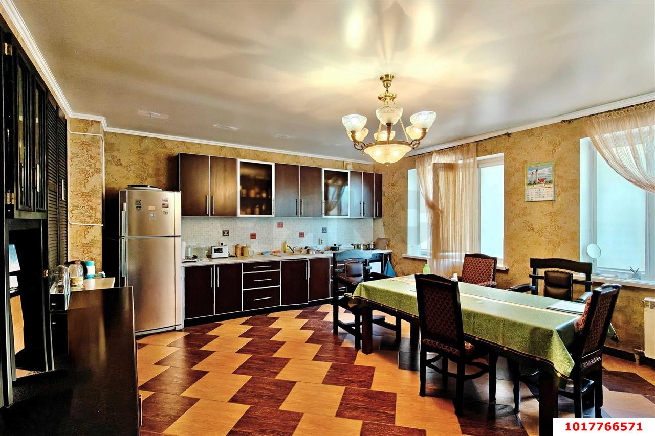 Фото №4: Отдельное здание 350&nbsp;м², 1/3&nbsp;эт. - Краснодар, Центральный внутригородской округ, мкр. Дубинка, ул. Ставропольская, 214/3