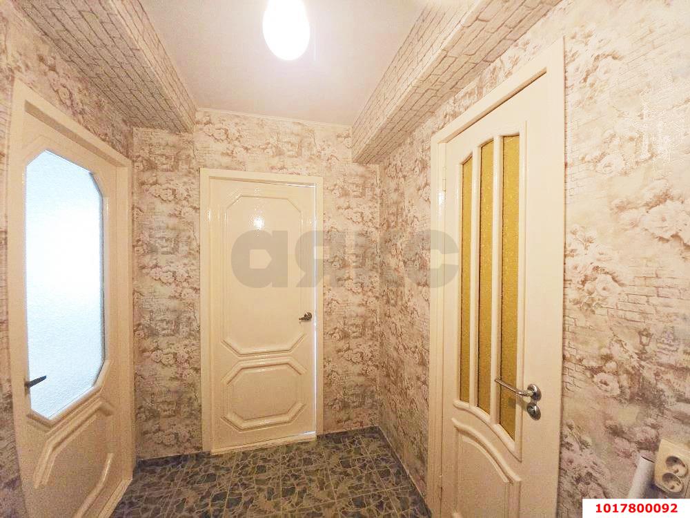 Фото №12: 1-комнатная квартира 50&nbsp;м², 5/16&nbsp;эт. - Краснодар, Западный внутригородской округ, мкр. Юбилейный, пр-кт Чекистов, 42