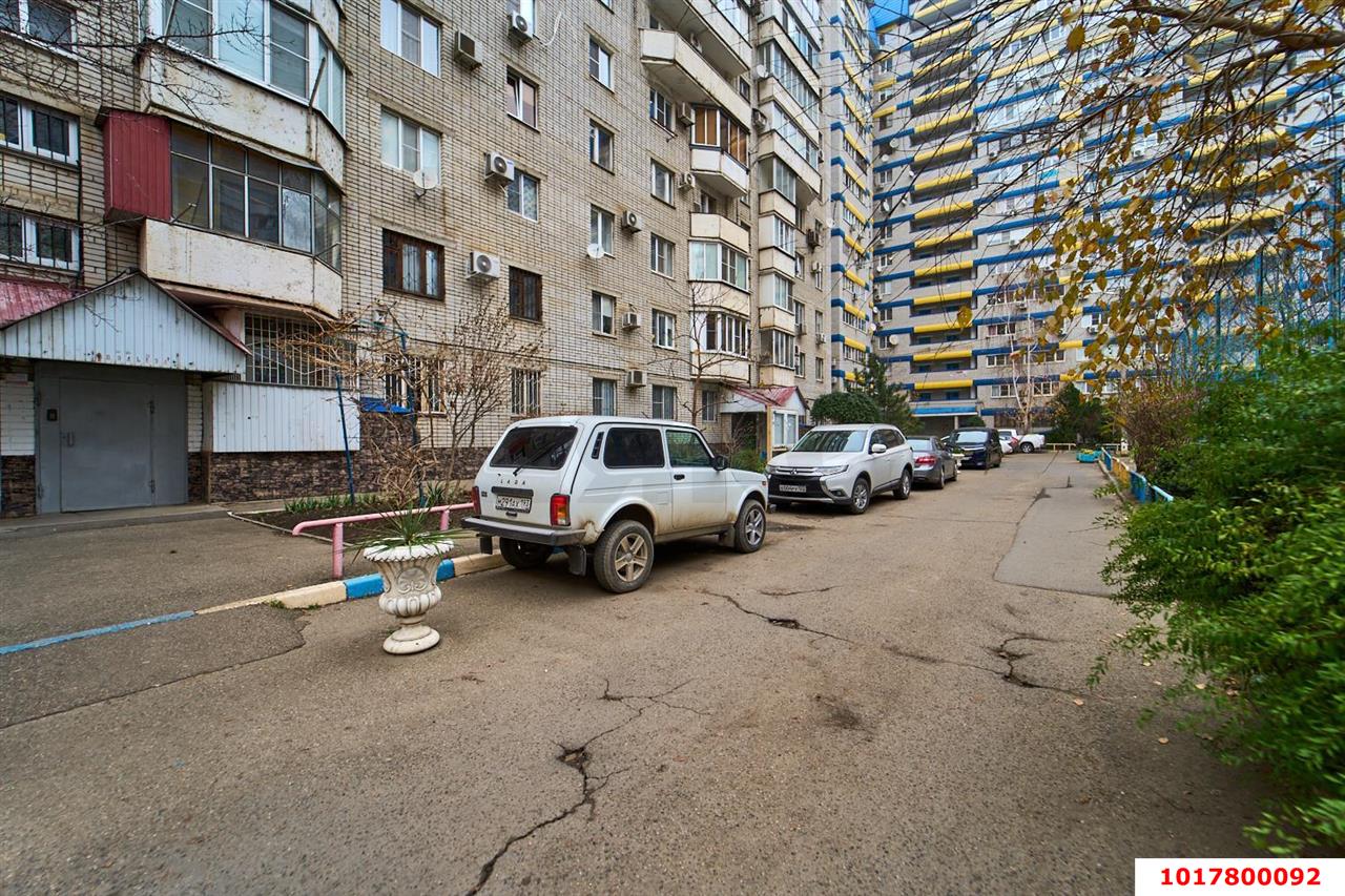 Фото №17: 1-комнатная квартира 50&nbsp;м², 5/16&nbsp;эт. - Краснодар, Западный внутригородской округ, мкр. Юбилейный, пр-кт Чекистов, 42