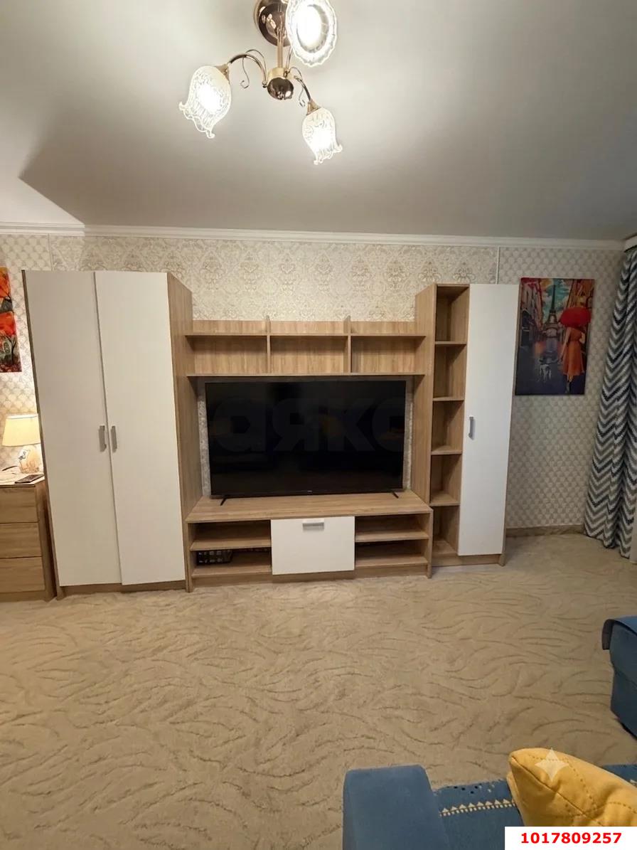 Фото №2: 2-комнатная квартира 43&nbsp;м², 1/5&nbsp;эт. - Краснодар, Прикубанский внутригородской округ, мкр. Фестивальный, ул. Гагарина, 97