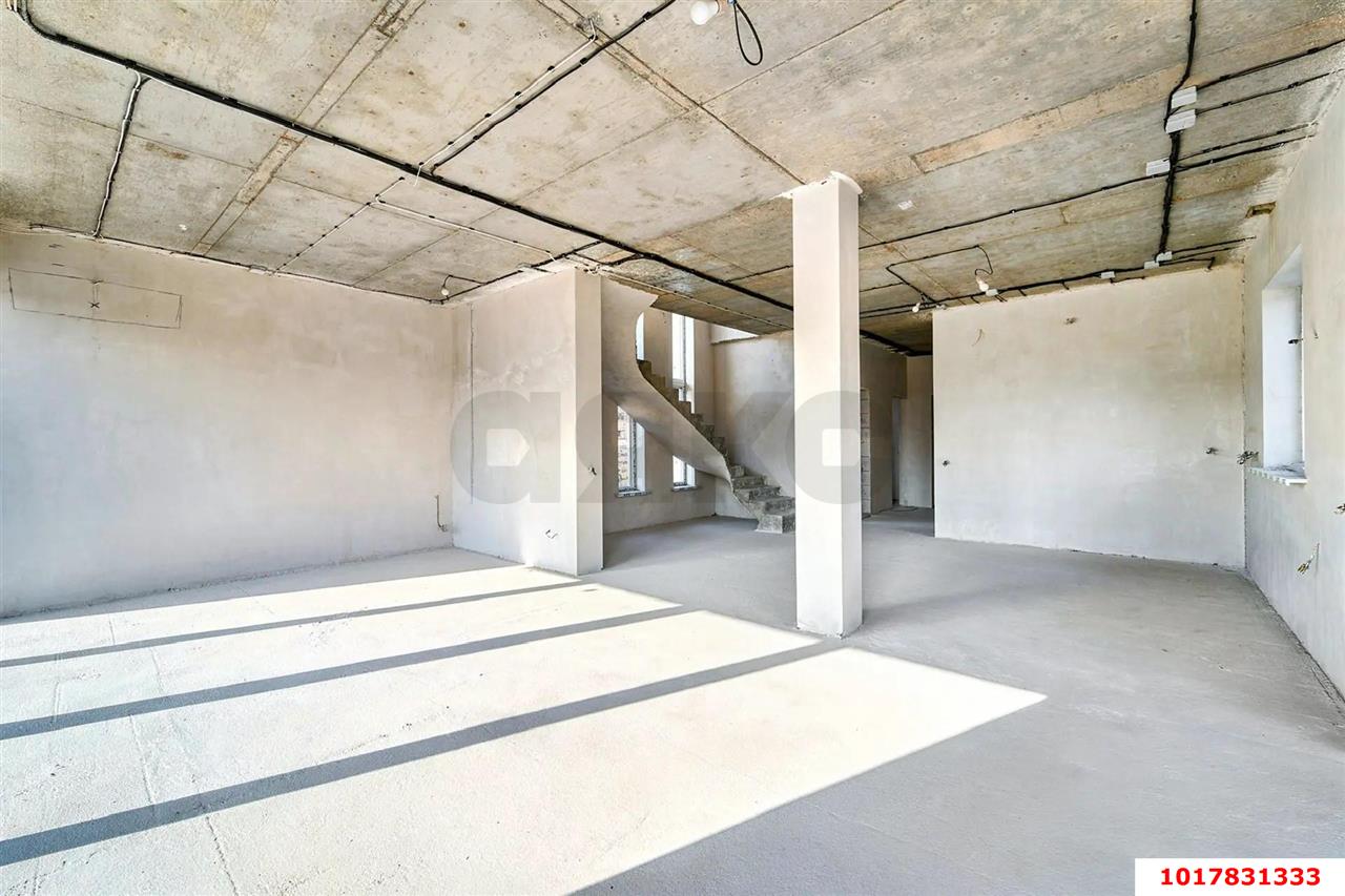 Фото №8: Дом 181&nbsp;м² + 8&nbsp;сот., 2&nbsp;эт. - Козет, ул. Шапсугская, 15