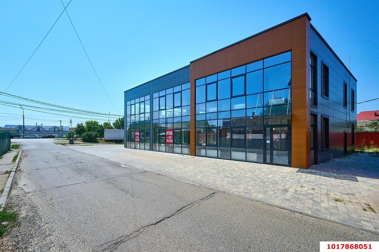 Фото №1: Отдельное здание 564&nbsp;м², 1/2&nbsp;эт. - Краснодар, Прикубанский внутригородской округ, мкр. Славянский, ул. Красных Партизан, 43