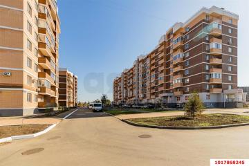 Фото №1: 3-комнатная квартира 81 м², 3/6 эт. - Краснодар, мкр. жилой комплекс Лиговский, ул. Героя Пешкова, 5