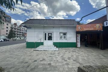 Фото №1: Торговое помещение 48 м², 1/1 эт. - Краснодар, мкр. Центральный, ул. имени Калинина, 466/1
