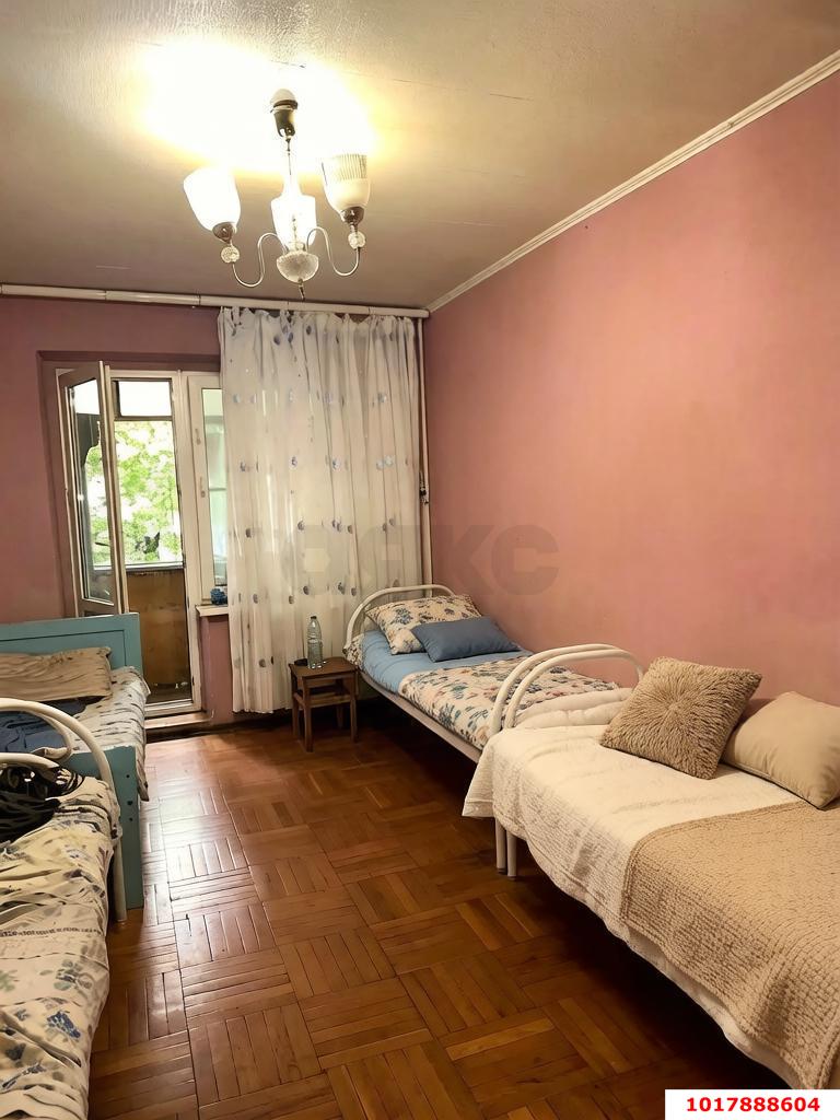 Фото №2: 3-комнатная квартира 67&nbsp;м², 1/10&nbsp;эт. - Краснодар, Прикубанский внутригородской округ, мкр. Краевая Клиническая Больница, ул. Черкасская, 43