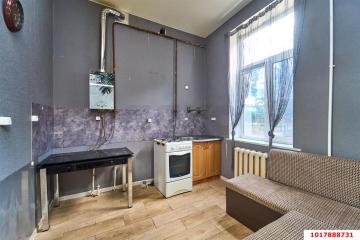 Фото №1: 2-комнатная квартира 42 м², 1/4 эт. - Краснодар, мкр. Дубинка, ул. Воронежская, 40