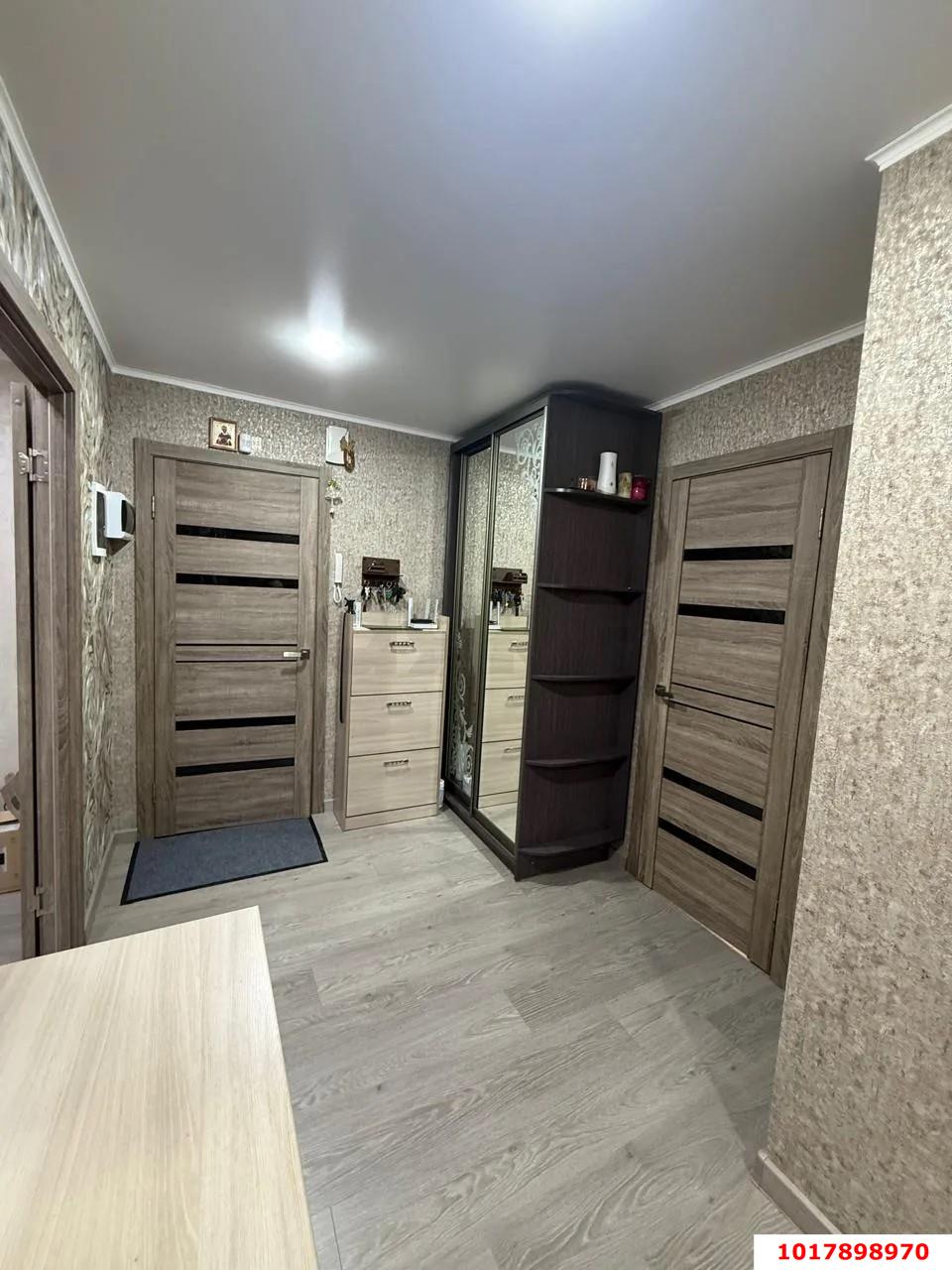 Фото №8: 4-комнатная квартира 81&nbsp;м², 4/4&nbsp;эт. - Краснодар, Прикубанский внутригородской округ, ж/м Учхоз Кубань, ул. Красная, 13