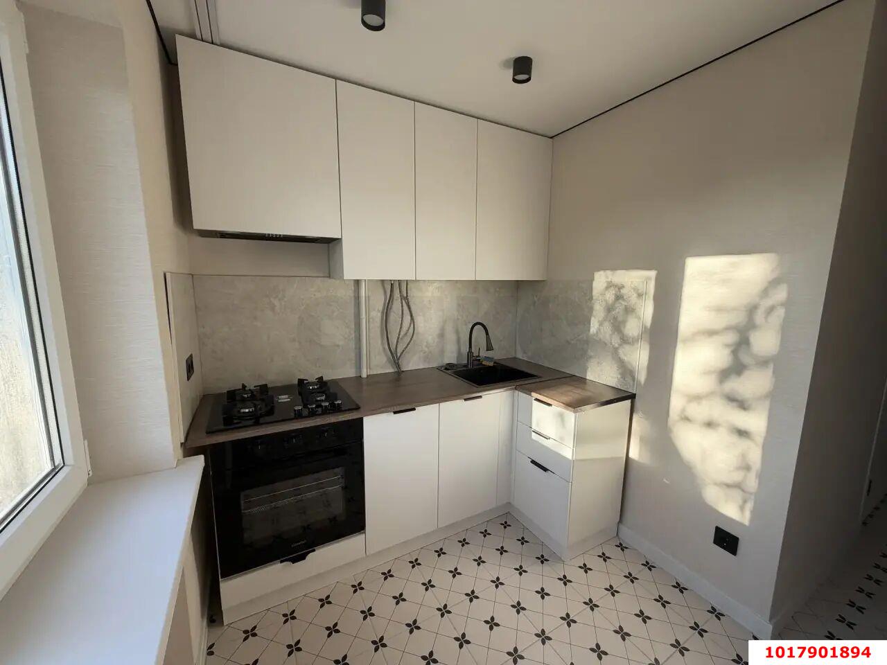 Фото №3: 3-комнатная квартира 60&nbsp;м², 3/5&nbsp;эт. - Краснодар, Центральный внутригородской округ, мкр. Завод Измерительных Приборов, ул. Курчатова, 10