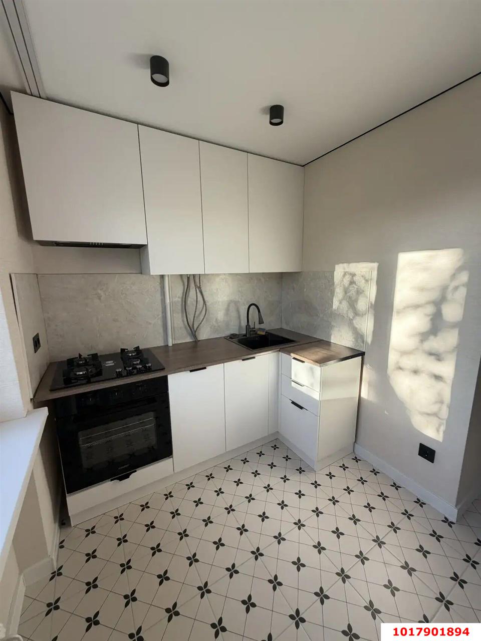 Фото №1: 3-комнатная квартира 60&nbsp;м², 3/5&nbsp;эт. - Краснодар, Центральный внутригородской округ, мкр. Завод Измерительных Приборов, ул. Курчатова, 10