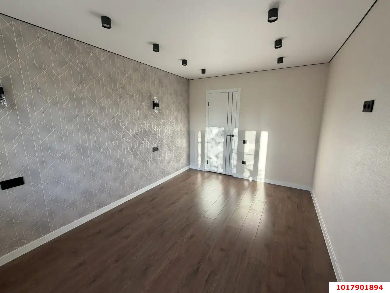 Фото №12: 3-комнатная квартира 60&nbsp;м², 3/5&nbsp;эт. - Краснодар, Центральный внутригородской округ, мкр. Завод Измерительных Приборов, ул. Курчатова, 10