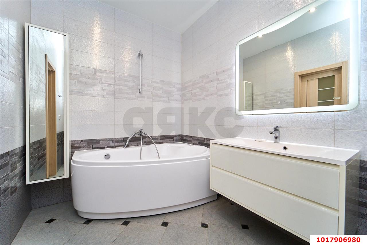 Фото №12: 2-комнатная квартира 84&nbsp;м², 2/19&nbsp;эт. - Краснодар, Западный внутригородской округ, мкр. Горгаз, ул. Николая Кондратенко, 6к1